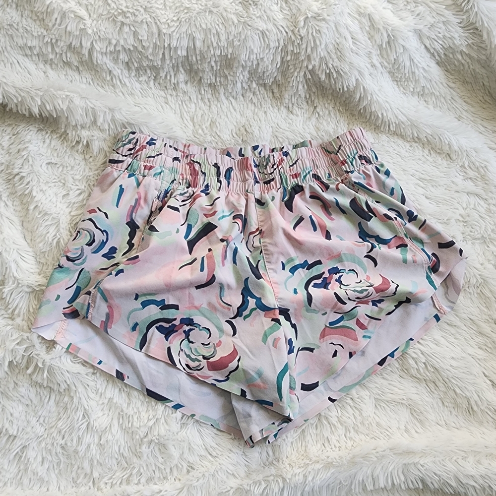 Athleta colorful printed hustle 3" short lined athletic shorts women's size XS